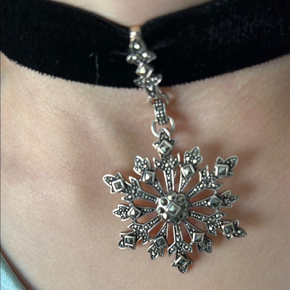 925 Sterling Silver Snowflake Black Necklace with real Marcesite‼️